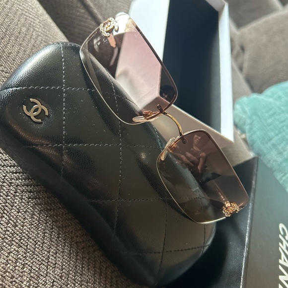 Chanel Swarovski crystal logo square sunglasses - Picture 5 of 16